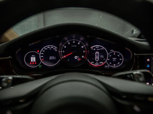 Used 2023 Porsche Panamera image 20