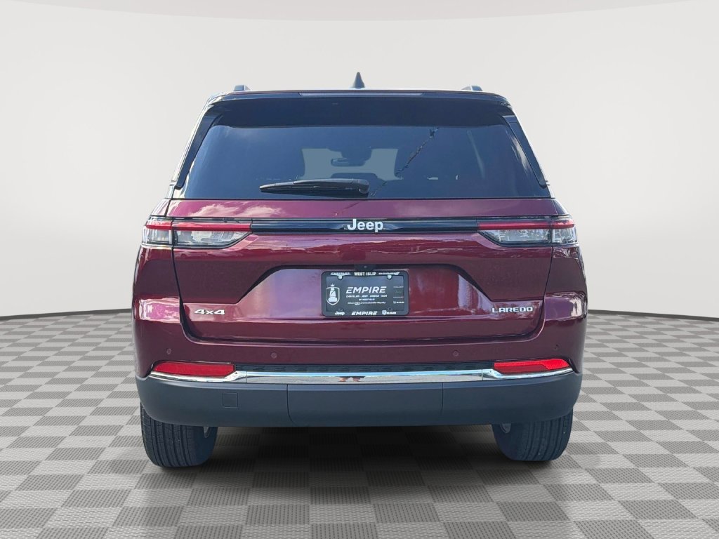 Used 2025 Jeep Grand Cherokee Laredo X AWD/4WD image 7