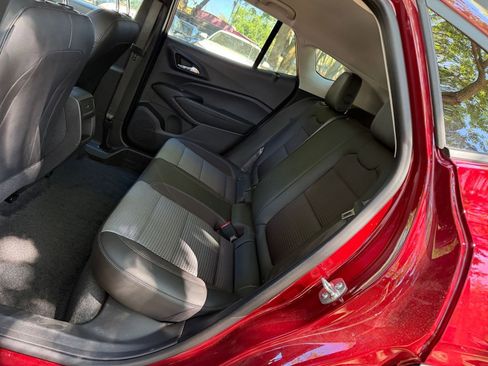 Used 2025 Chevrolet Trax LT image 32