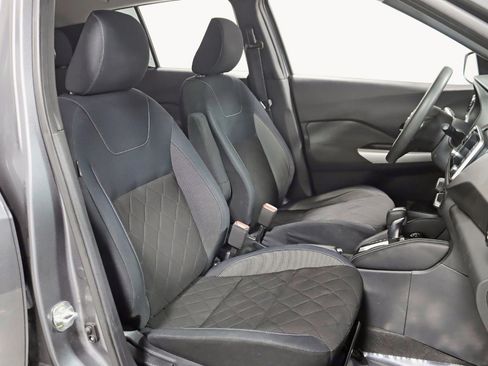 Used 2018 Nissan Kicks SV image 22