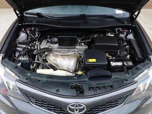 Used 2012 Toyota Camry SE image 11