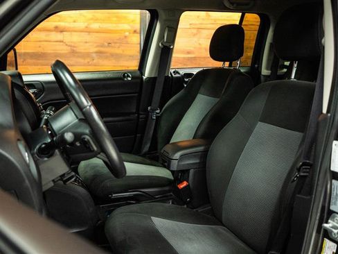 Used 2017 Jeep Patriot Latitude image 9