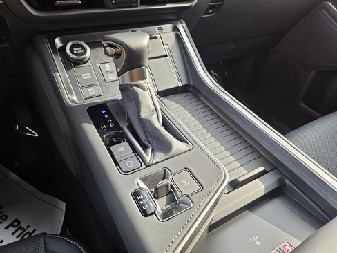Used 2026 Lexus GX 550 w/ Accessory Package (31) AWD/4WD image 14
