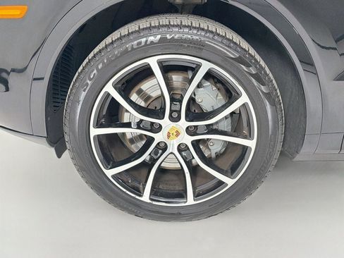 Certified 2023 Porsche Cayenne S AWD/4WD image 32