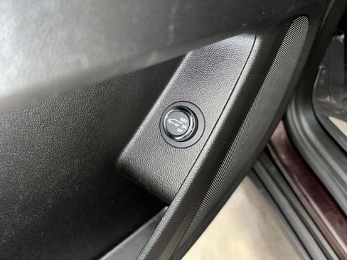 Certified 2023 Chevrolet Traverse LT image 9