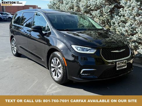 Used 2024 Chrysler Pacifica Select image 12