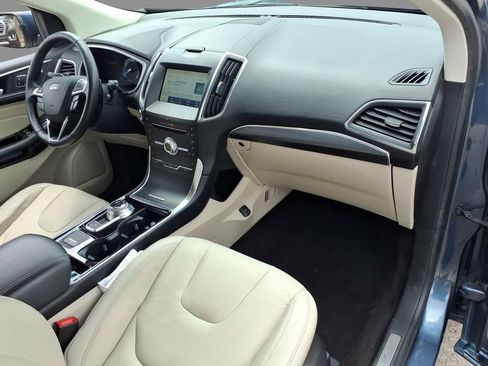 Used 2019 Ford Edge Titanium image 12