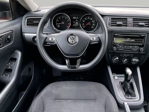 Used 2015 Volkswagen Jetta SE FWD image 5
