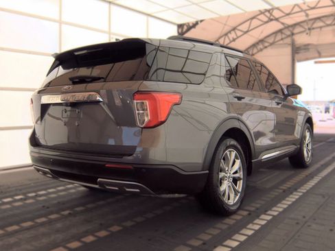 Used 2023 Ford Explorer XLT w/ Equipment Group 202A RWD image 2