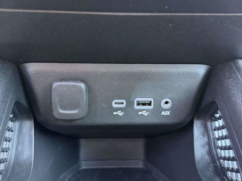 Used 2023 Chevrolet TrailBlazer RS w/ Sun and Liftgate Package AWD/4WD image 21