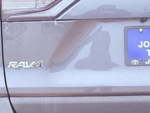 Used 2025 Toyota RAV4 XLE FWD image 9