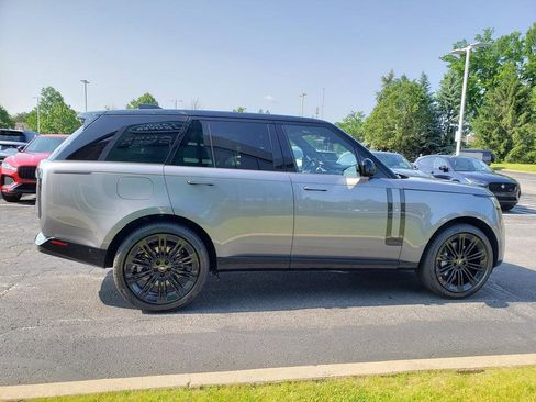 New 2025 Land Rover Range Rover SE image 4