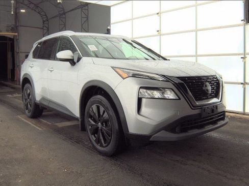 Used 2023 Nissan Rogue SV w/ SV Premium B Package image 5
