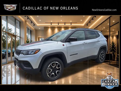 Used 2024 Jeep Compass Trailhawk AWD/4WD image 8