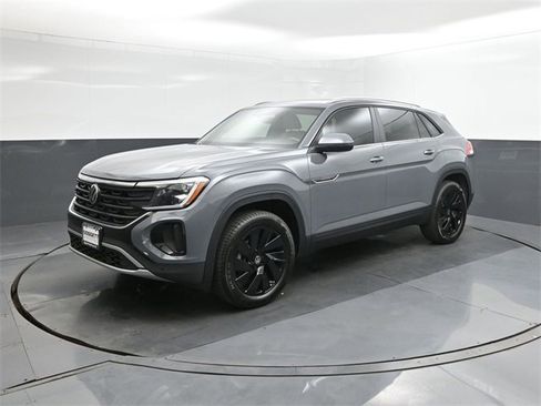 New 2026 Volkswagen Atlas Cross Sport SE image 1