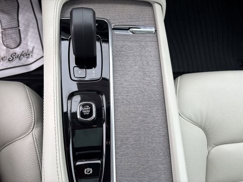 Certified 2023 Volvo XC90 B6 Plus w/ Protection Package Premier image 27