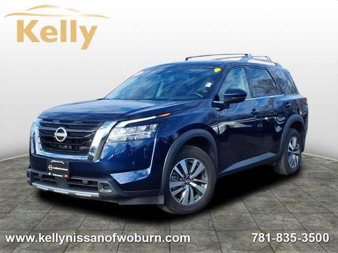 Certified 2023 Nissan Pathfinder SL image 1
