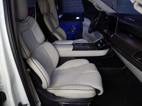 Used 2020 Lincoln Navigator Black Label w/ Cargo Convenience Package image 13