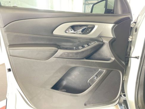 Used 2021 Chevrolet Traverse LT AWD/4WD image 24