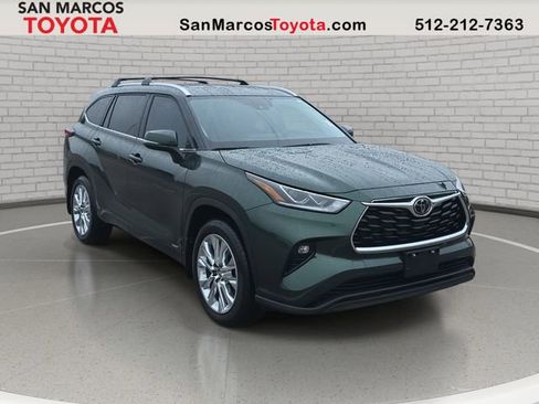 Used 2025 Toyota Highlander Limited image 3