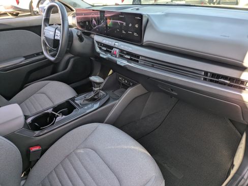 Certified 2025 Kia K4 EX image 12