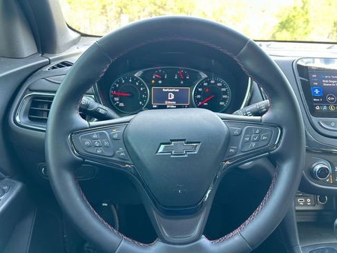 Used 2023 Chevrolet Equinox RS w/ RS Leather Package FWD image 18