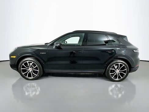Used 2025 Porsche Cayenne E-Hybrid image 2