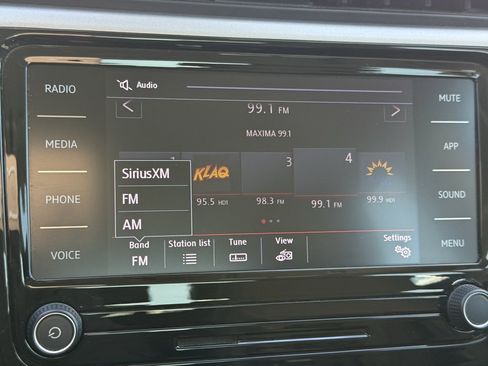 Used 2022 Volkswagen Passat 2.0T SE image 12