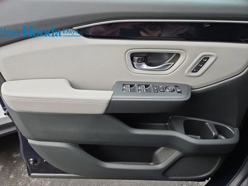 New 2025 Honda Pilot Touring image 21