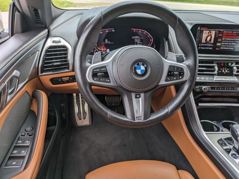 Used 2022 BMW 840i Convertible w/ Driving Assistance Package RWD image 17