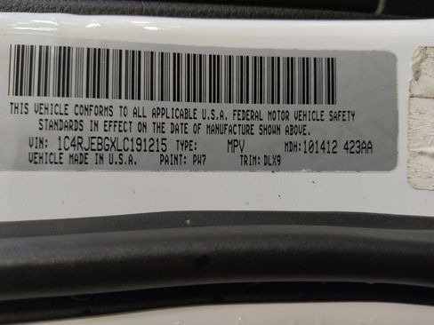 Used 2020 Jeep Grand Cherokee Limited w/ Luxury Group II image 33