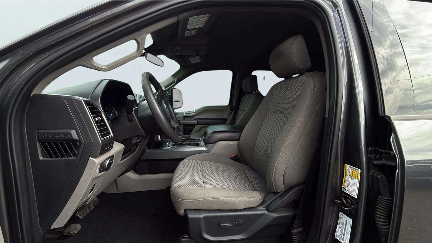 Used 2020 Ford F250 XLT w/ XLT Premium Package AWD/4WD image 14