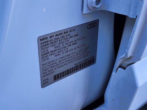 Used 2024 Audi Q3 2.0T Premium Plus image 31