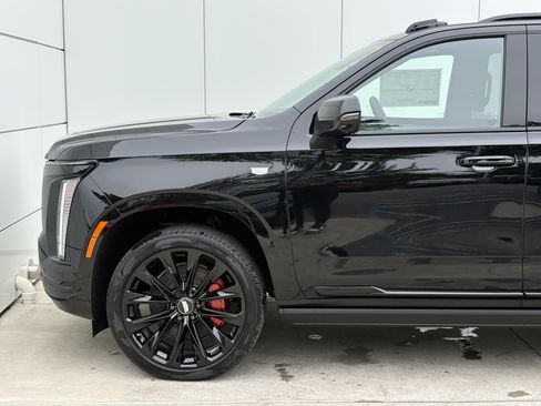 New 2026 Cadillac Escalade Platinum Sport w/ LPO, ONYX Package AWD/4WD image 5