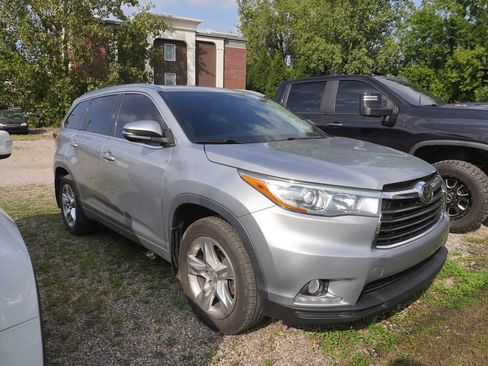 Used 2015 Toyota Highlander Limited Platinum AWD/4WD image 10