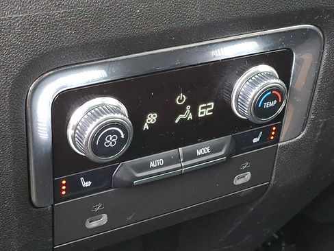 Used 2023 GMC Yukon AT4 w/ AT4 Premium Plus Package AWD/4WD image 12