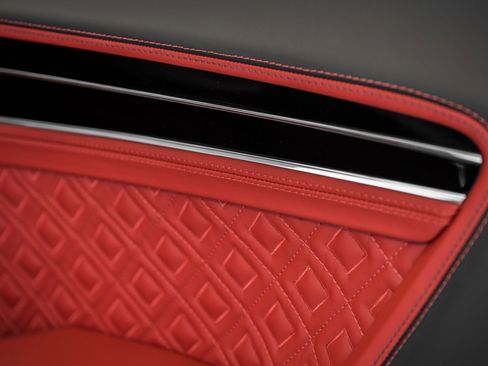 Used 2023 Bentley Continental GT V8 image 38