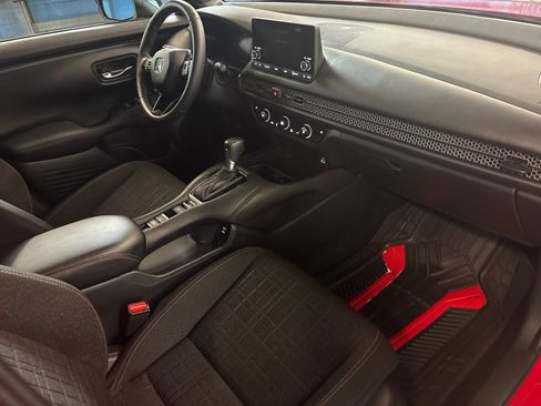 Used 2024 Honda HR-V Sport image 17