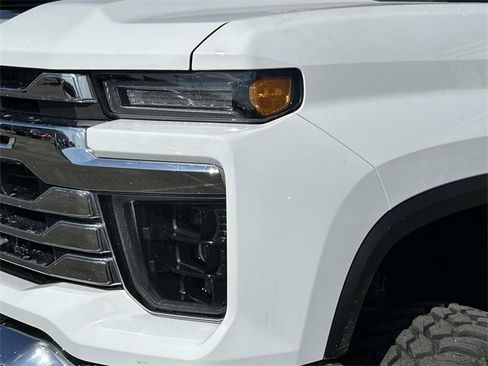Used 2024 Chevrolet Silverado 3500 LT w/ Convenience Package image 8