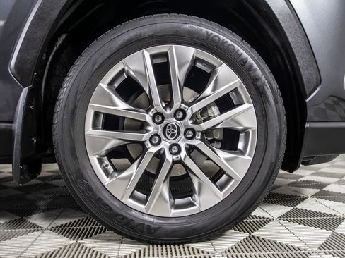 Used 2019 Toyota RAV4 Limited image 37