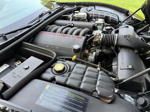 Used 2004 Chevrolet Corvette Coupe RWD image 58