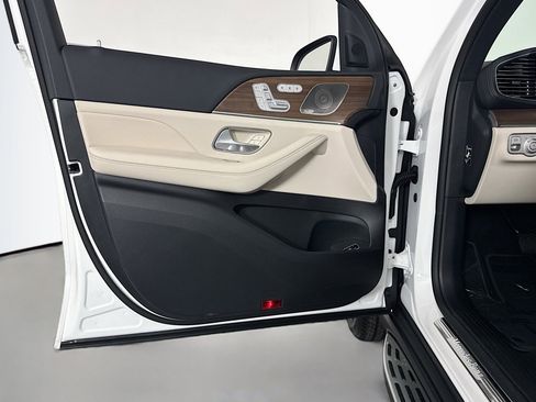 New 2026 Mercedes-Benz GLS 450 4MATIC image 21