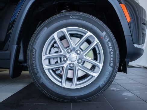 New 2026 Jeep Grand Cherokee L Laredo AWD/4WD image 19