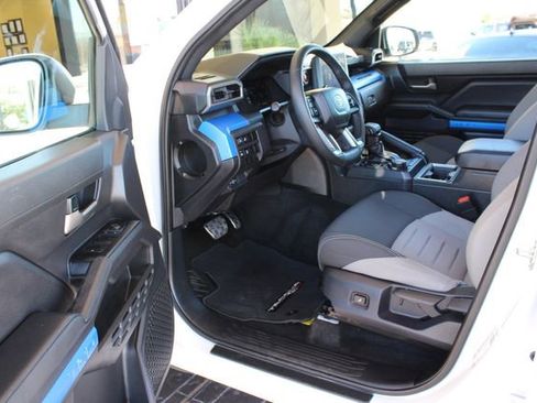 Used 2025 Toyota Tacoma TRD Sport image 10