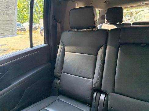 Used 2025 Chevrolet Suburban LT AWD/4WD image 13