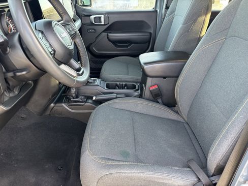 Used 2024 Jeep Wrangler Sport S image 12