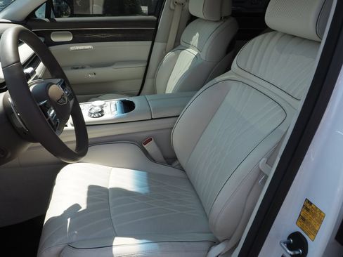 Used 2023 Genesis G90 3.5T AWD/4WD image 14