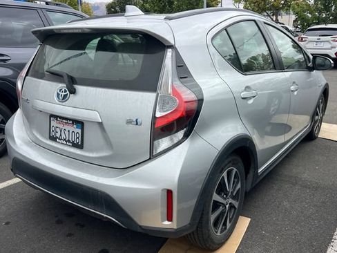 Used 2018 Toyota Prius C One FWD image 7