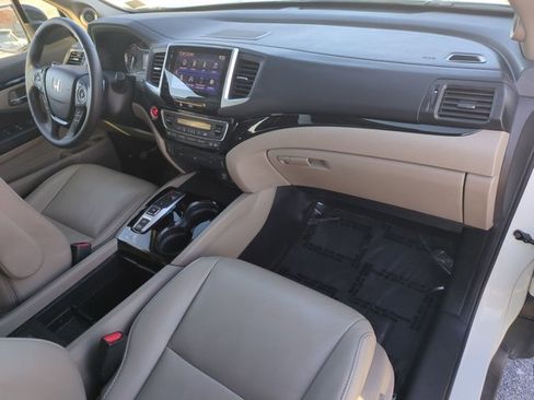 Used 2017 Honda Pilot Touring image 26