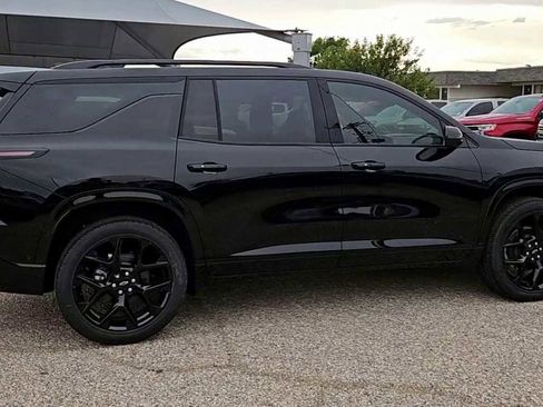 Used 2026 Chevrolet Traverse RS FWD image 8
